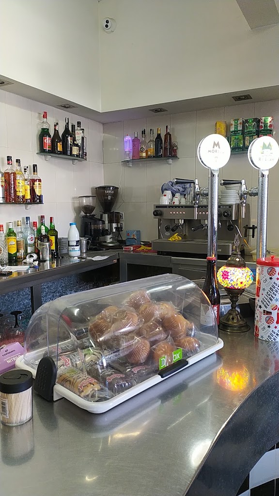 pizza place bar i doner kebab — Ambiente