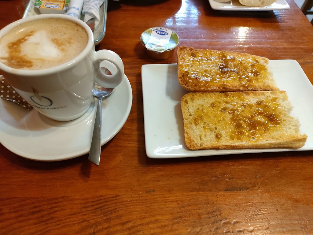Cafeteria xocolateria el Petritxol — Comida y bebida