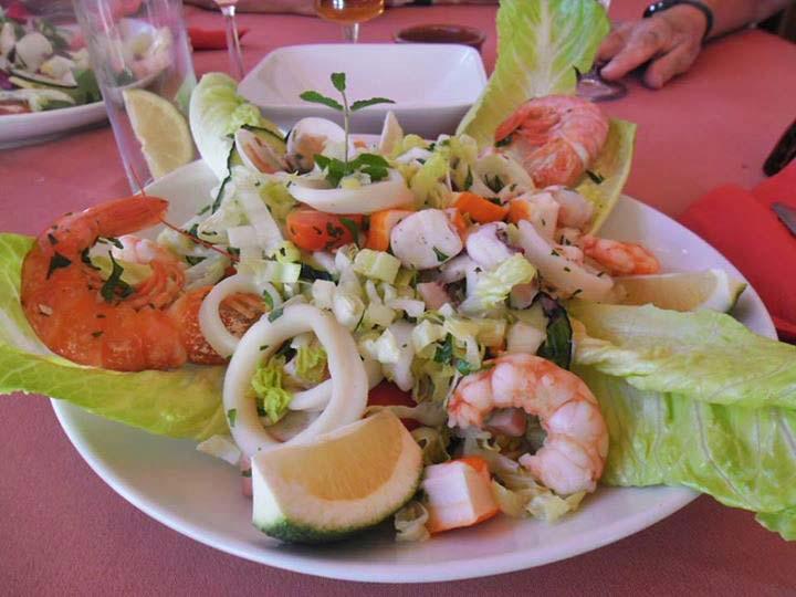 Restaurante en Torre Del Mar - Taberna Padre Pio — Comida y bebida