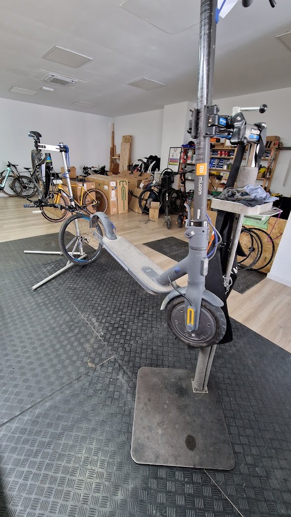 Bikers Life Workshop — Interior