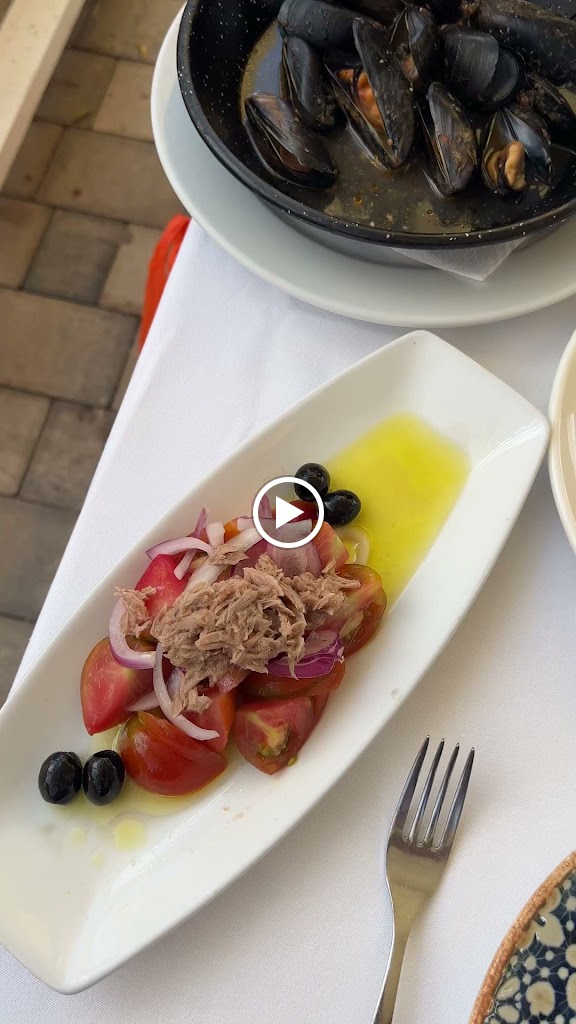 Restaurante La Taberna de Lucia — Videos