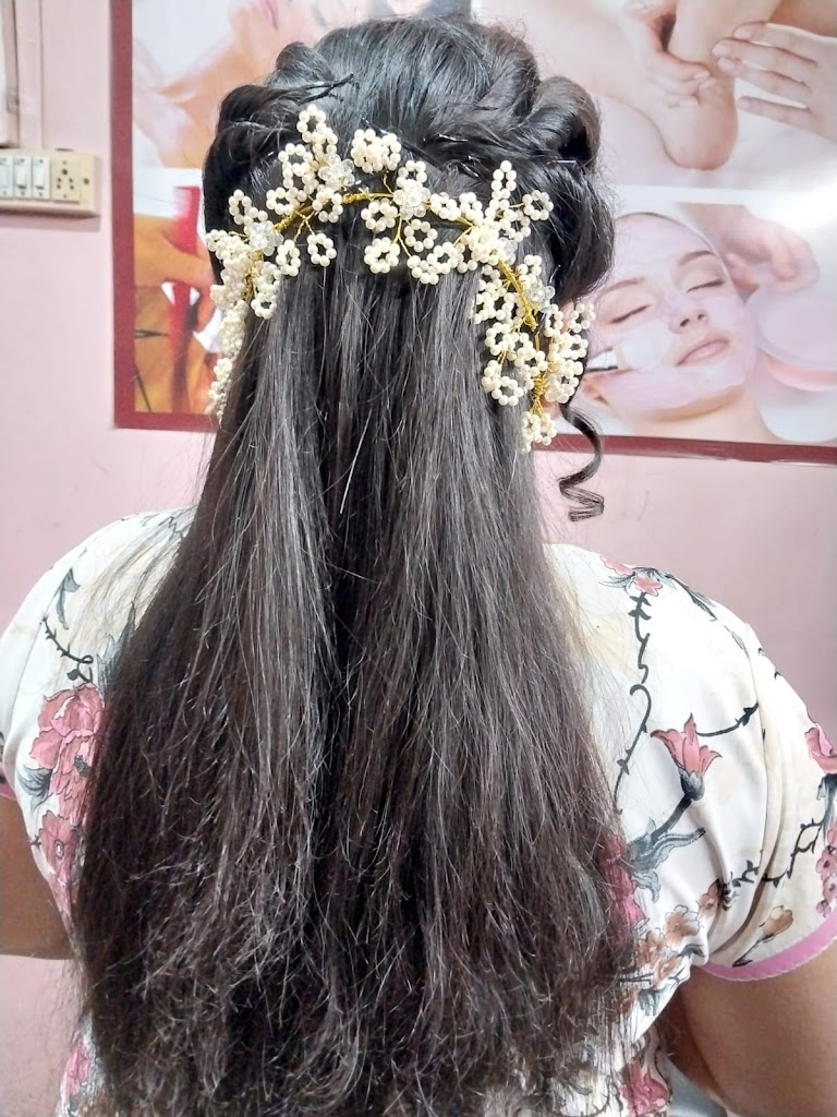 Lajeri Beauty Parlor And Novelties