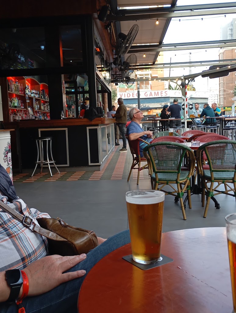 Railway Bar Benidorm — Comida y bebida