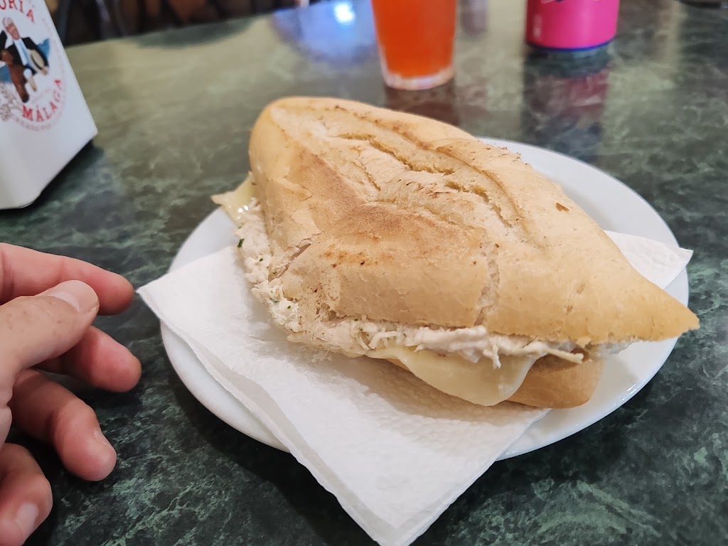Cafeteria La Rotonda — Comida y bebida