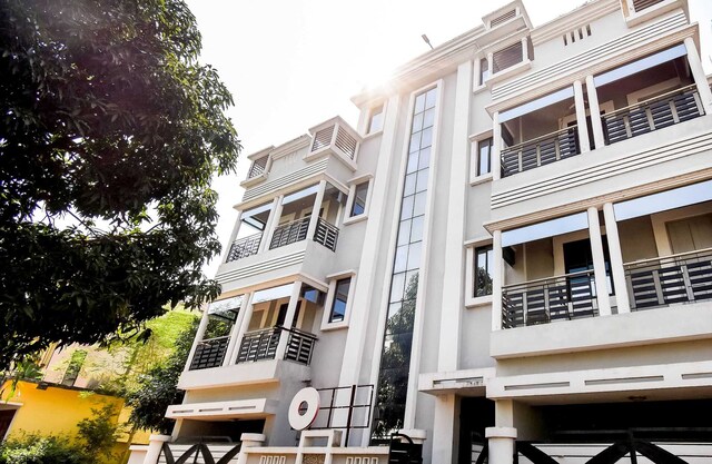 Oyo Pradhan Palace