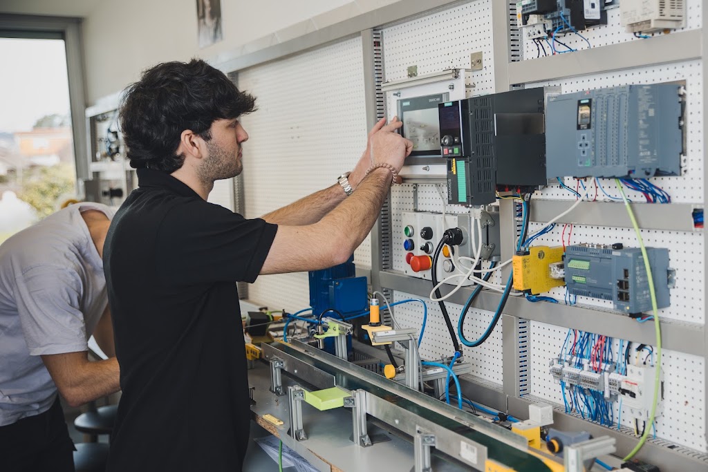 Centro de Formacion Profesional Montecastelo — Del propietario