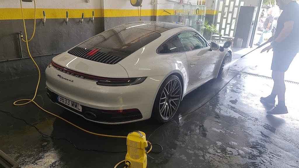 Mg carwash detailing — Servicio de lavado de coches