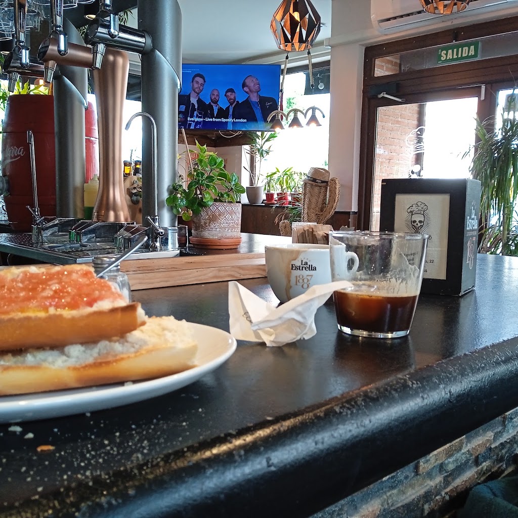 Castizo Gastrobar — Ambiente