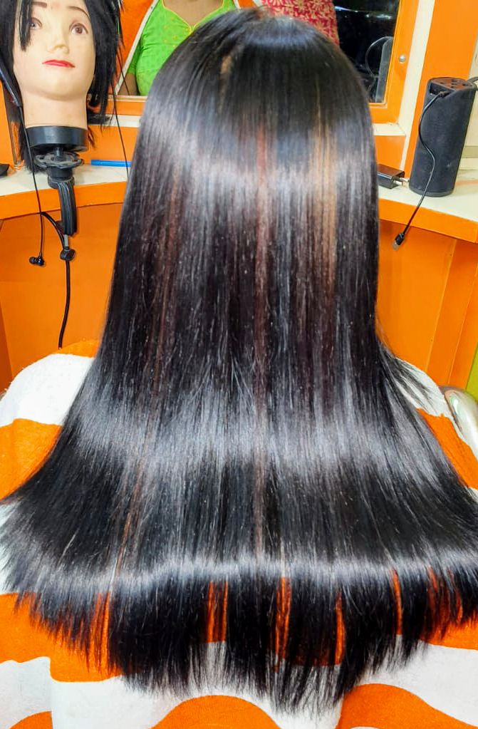 Looks Ladies Parlour