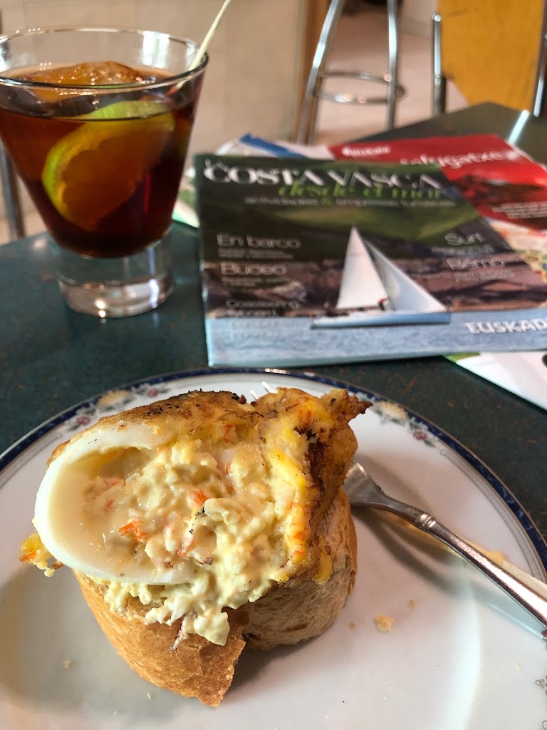 Bar Doniene — Comida y bebida
