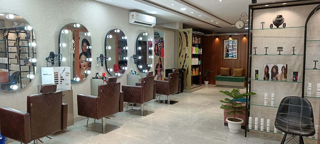 Stylush Salon And Makeup Academy