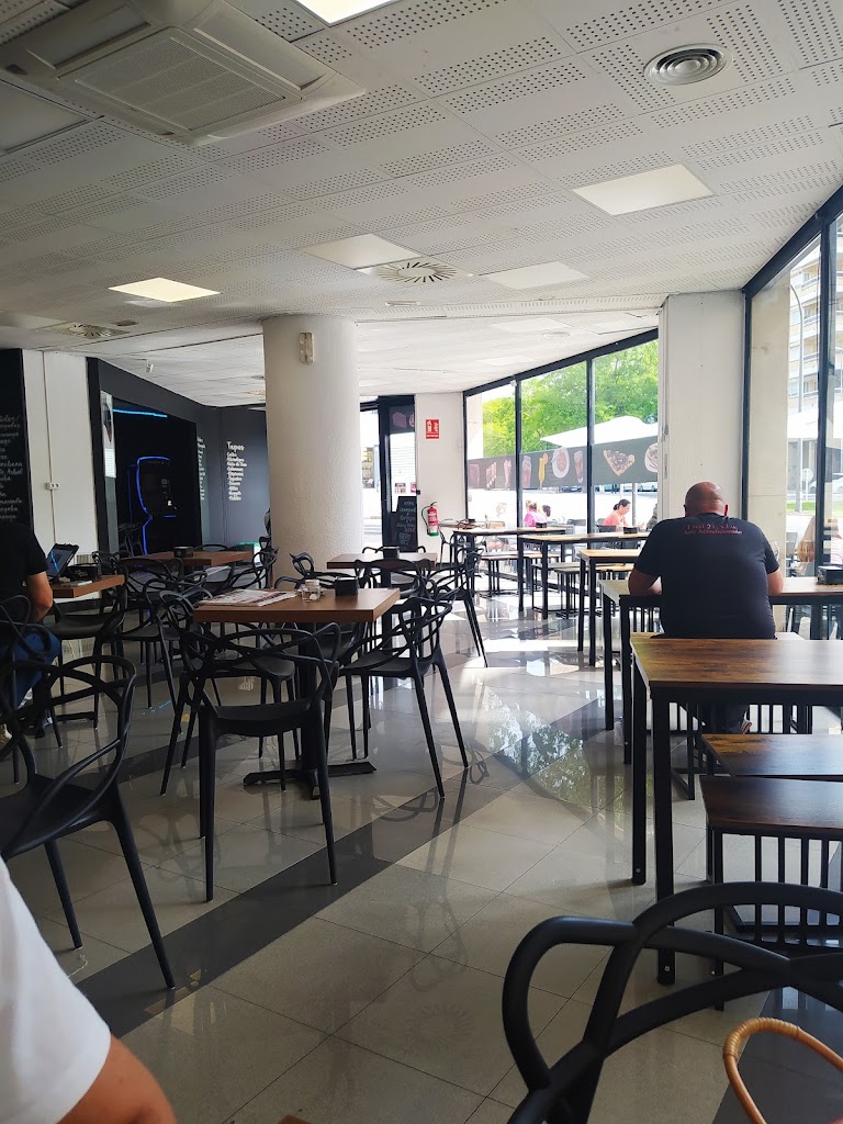 Moka Cafe Bar — Todas