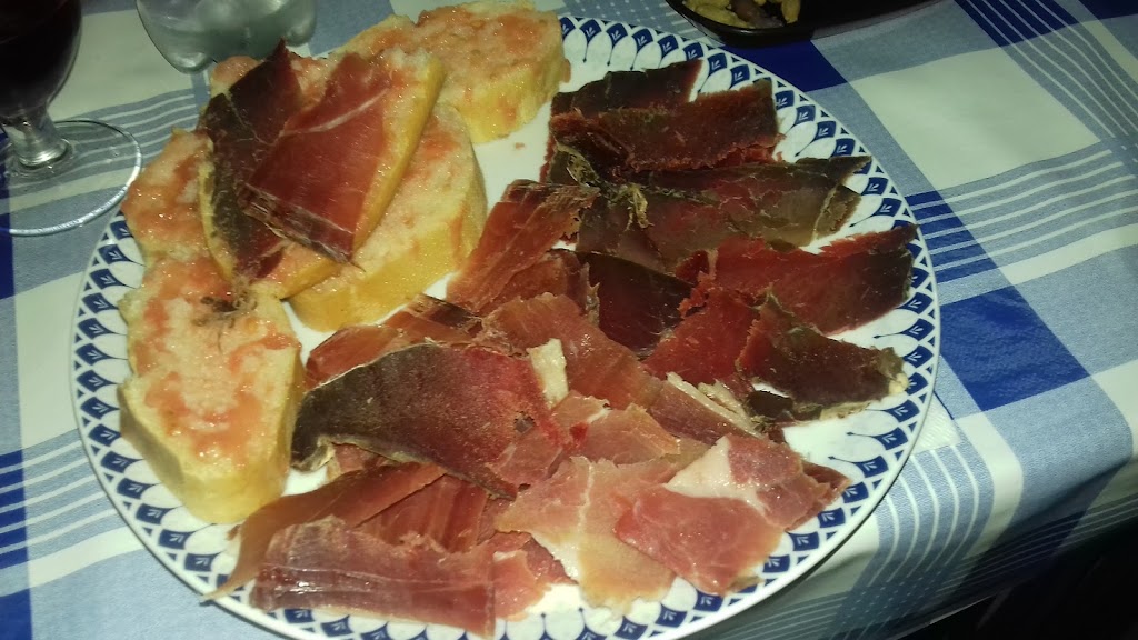 Cafeteria y Asociacion de Jubilados Vinaros (Lopez Doriga) — Comida y bebida