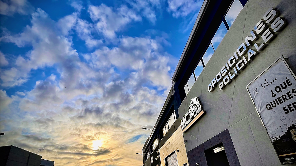 McPOL OPOSICIONES SL