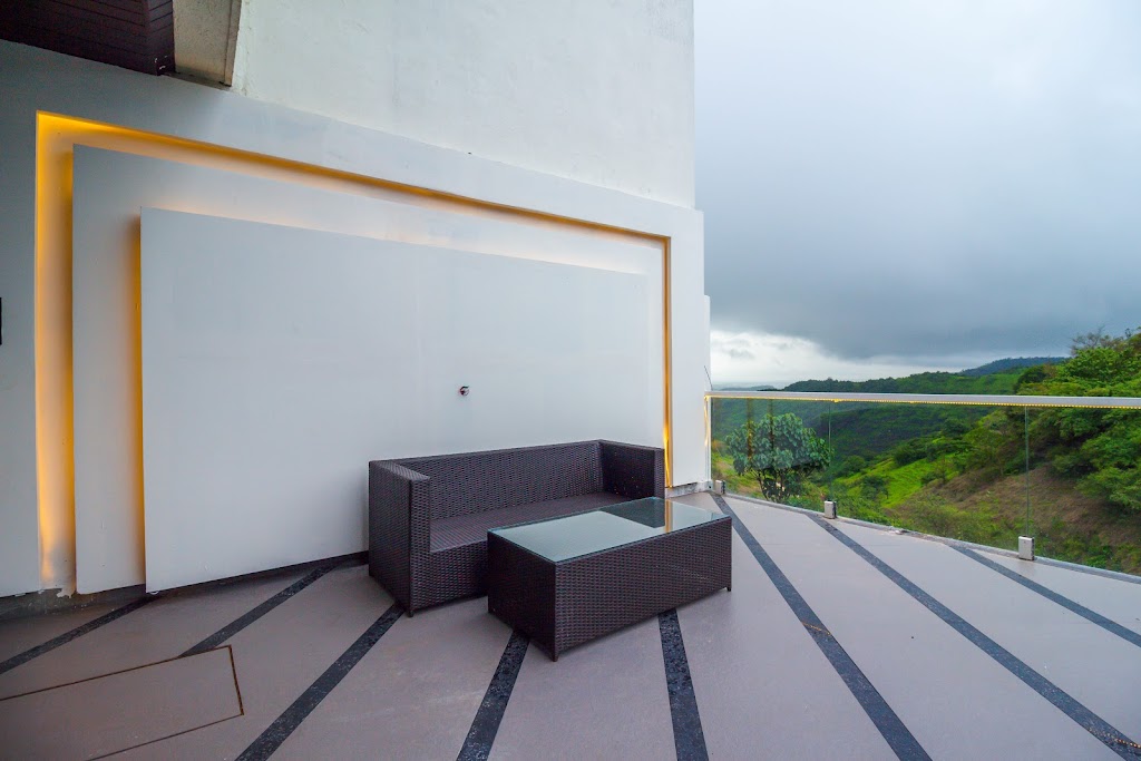 Celebrity Valley View Villa