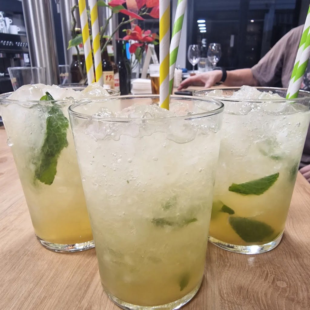 El Mercadito Bar-Restaurante — Comida y bebida