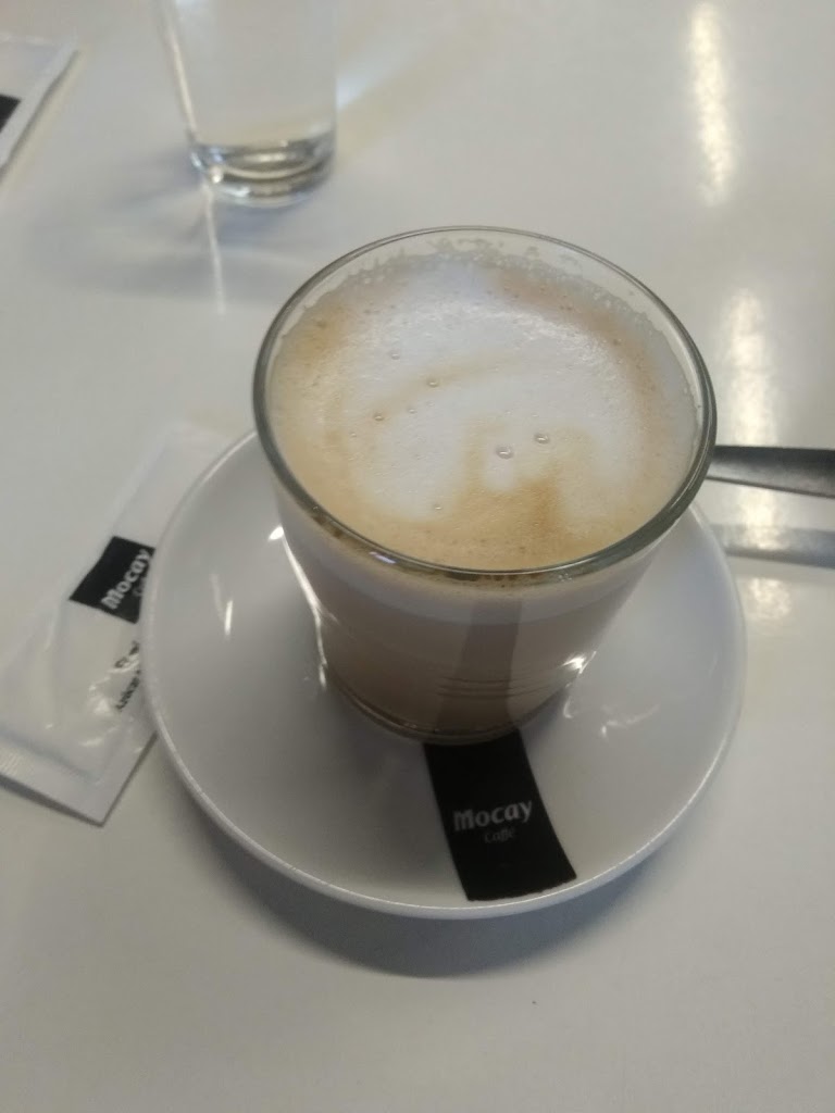Bar Cafeteria Real — Comida y bebida