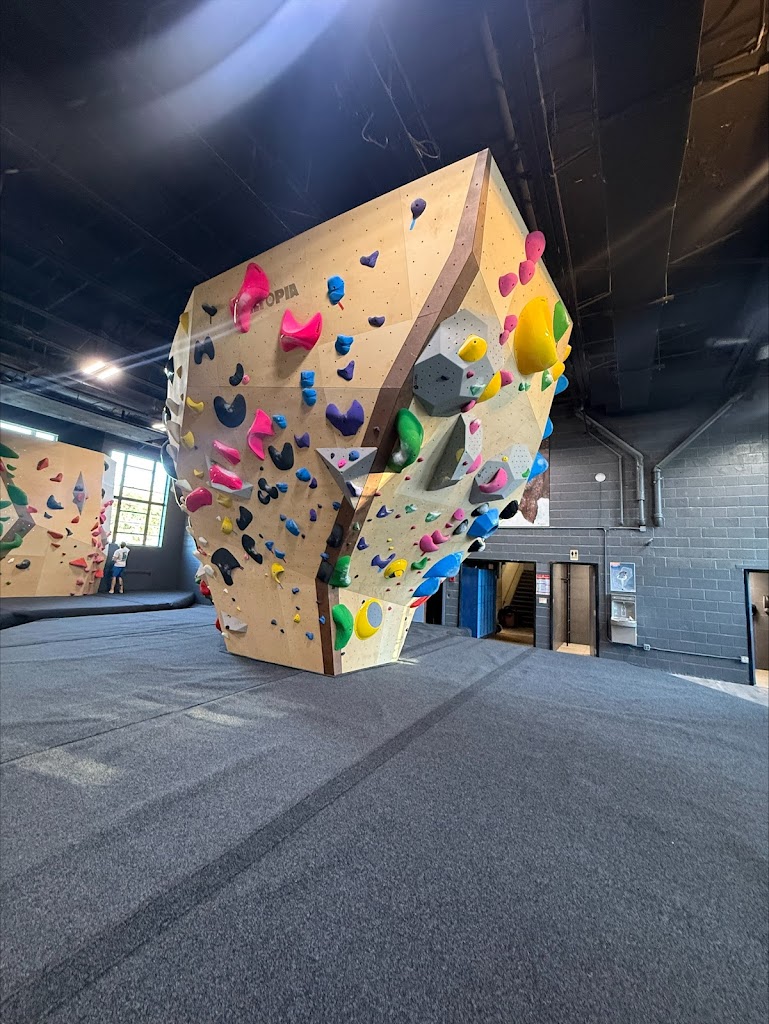  Niagara Climbing Center