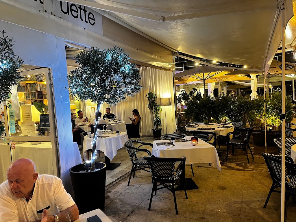 Restaurante L'etiquette — Ambiente