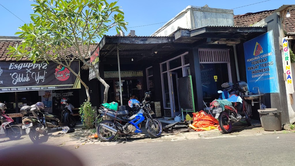 Adventurers outlets Dung Riu Adventure Center