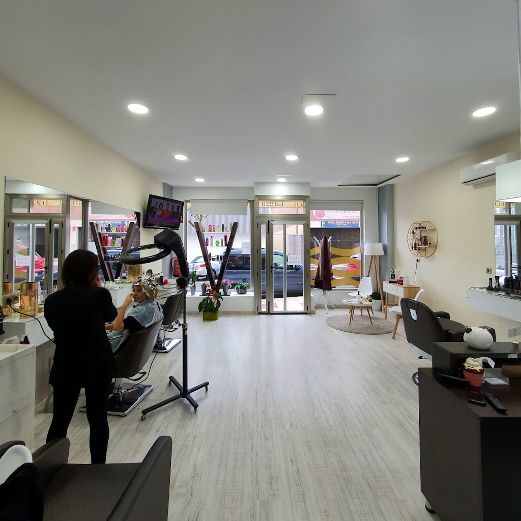 Laura Garcia peluqueria — Del propietario