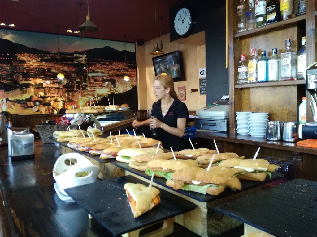 Brinas — Comida y bebida