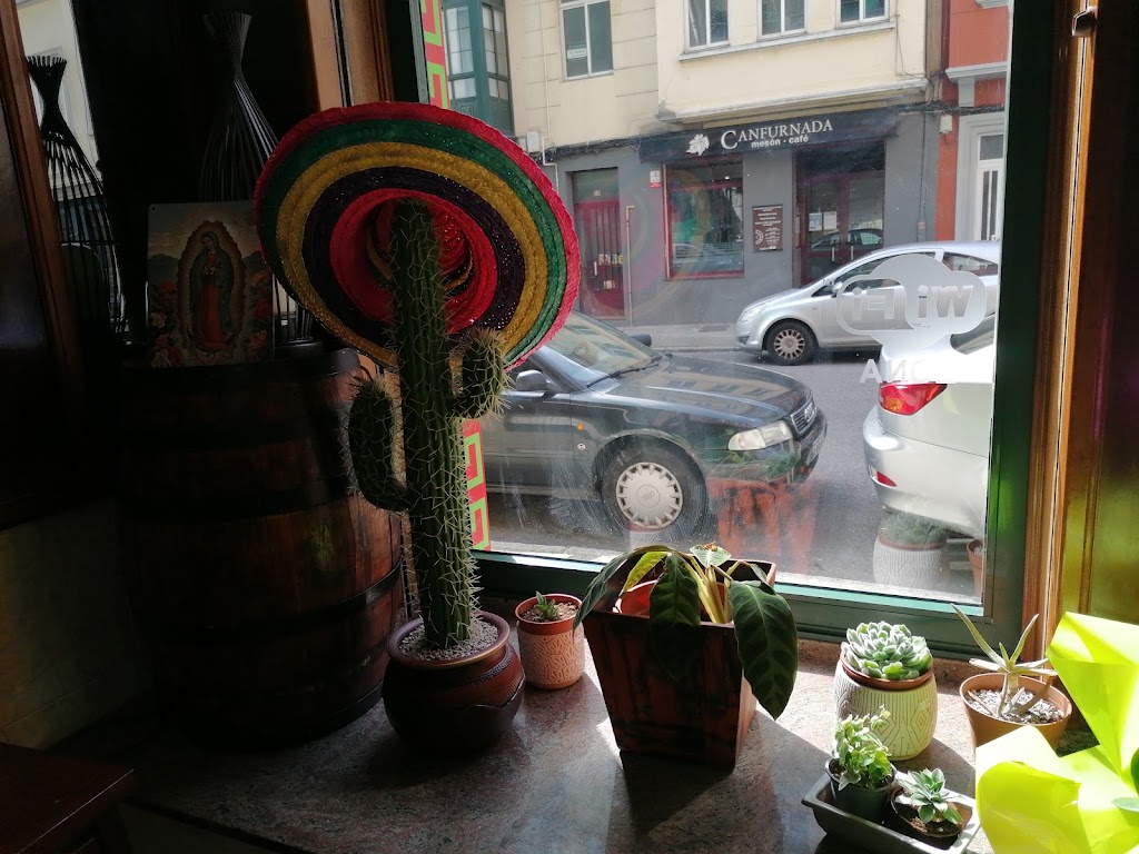 Rincon Maya — Comida y bebida