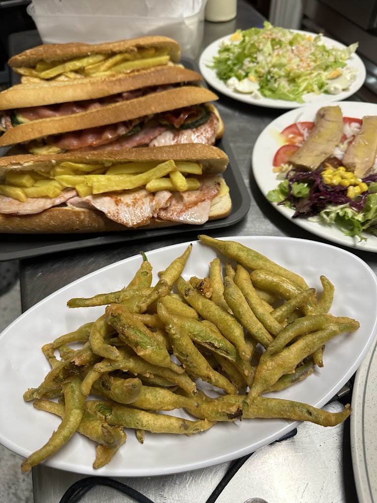 Bar Txoko 2 Sl — Comida y bebida