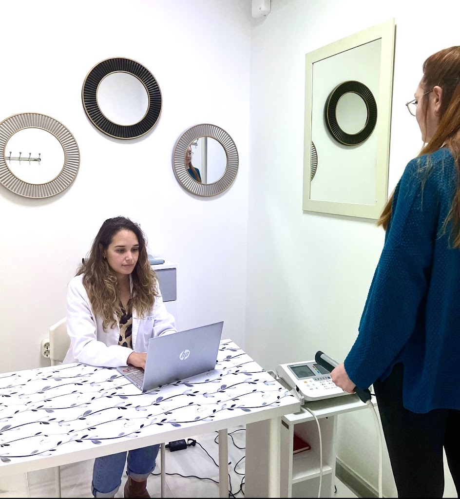 Centro de fisioterapia y podologia Lidia Ojeda / fisioterapia y podologia en Carmona — Del propietario