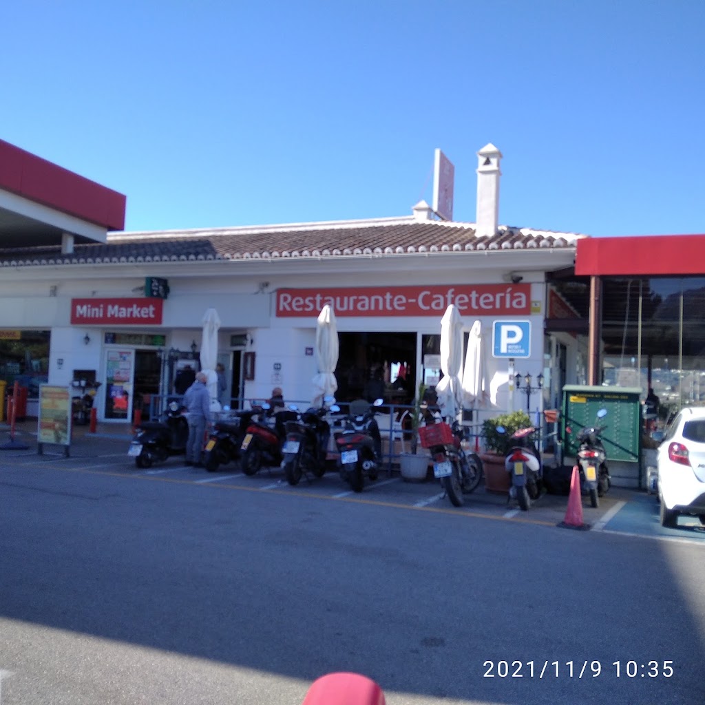Estacion de servicio Cepsa — Exterior
