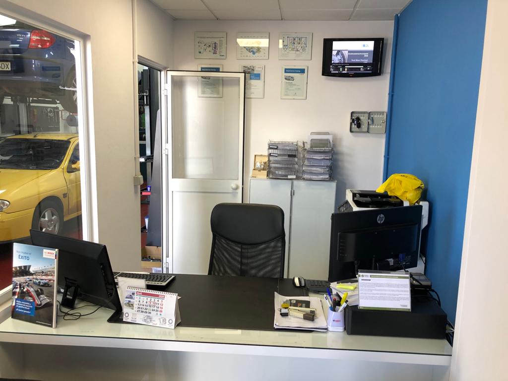 Bosch Car Service - Diesel Moyano — Interior