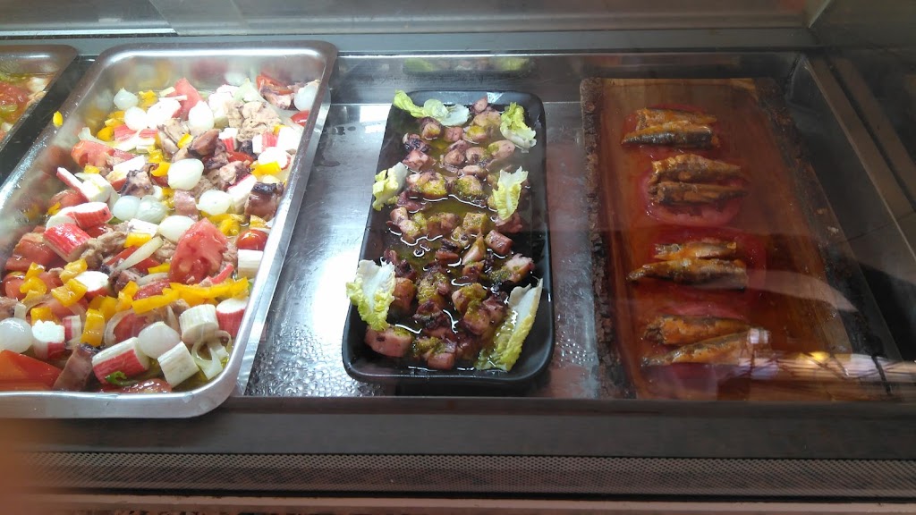 CAFETERIA-BAR "LA ISLA" — Comida y bebida