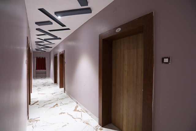Oyo Flagship 28645 Nirmalya Plaza
