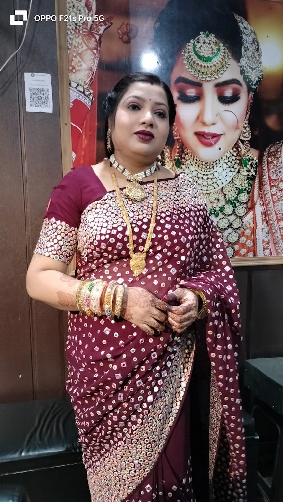 Ayanshi Glamour Ladies Beauty Parlour