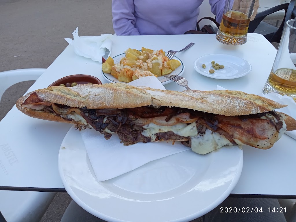 Bar La Estacion Amstel — Comida y bebida