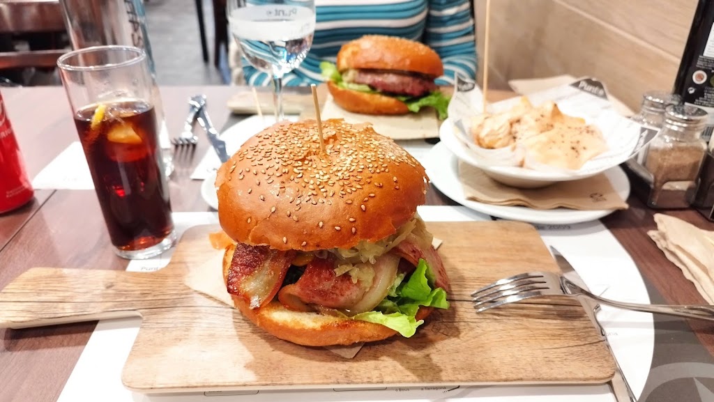Punto Estrella Montcada — Comida y bebida