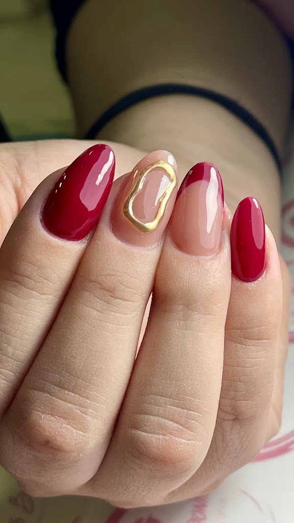 Miss Bonita Nails & Pedicure Spa — Manicura
