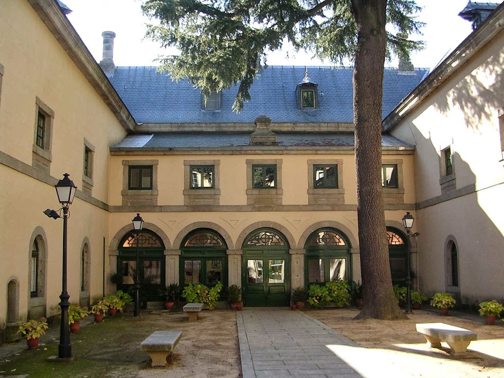 Casa de Cultura de San Lorenzo del Escorial — Del propietario