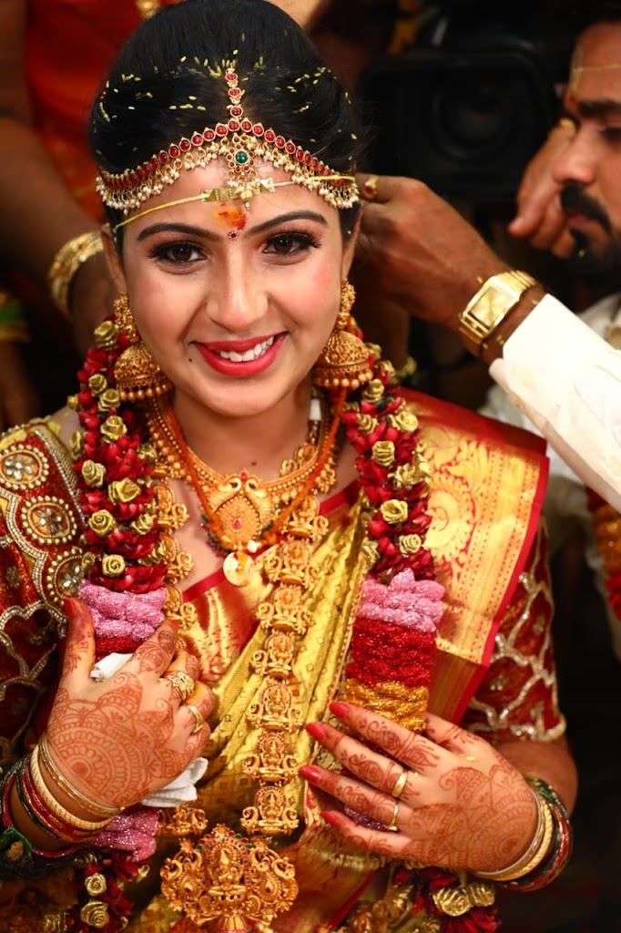 Womea Makeup Institute Bridal Studio Nail Studio Fashion Baking Institute Beauty Parlour