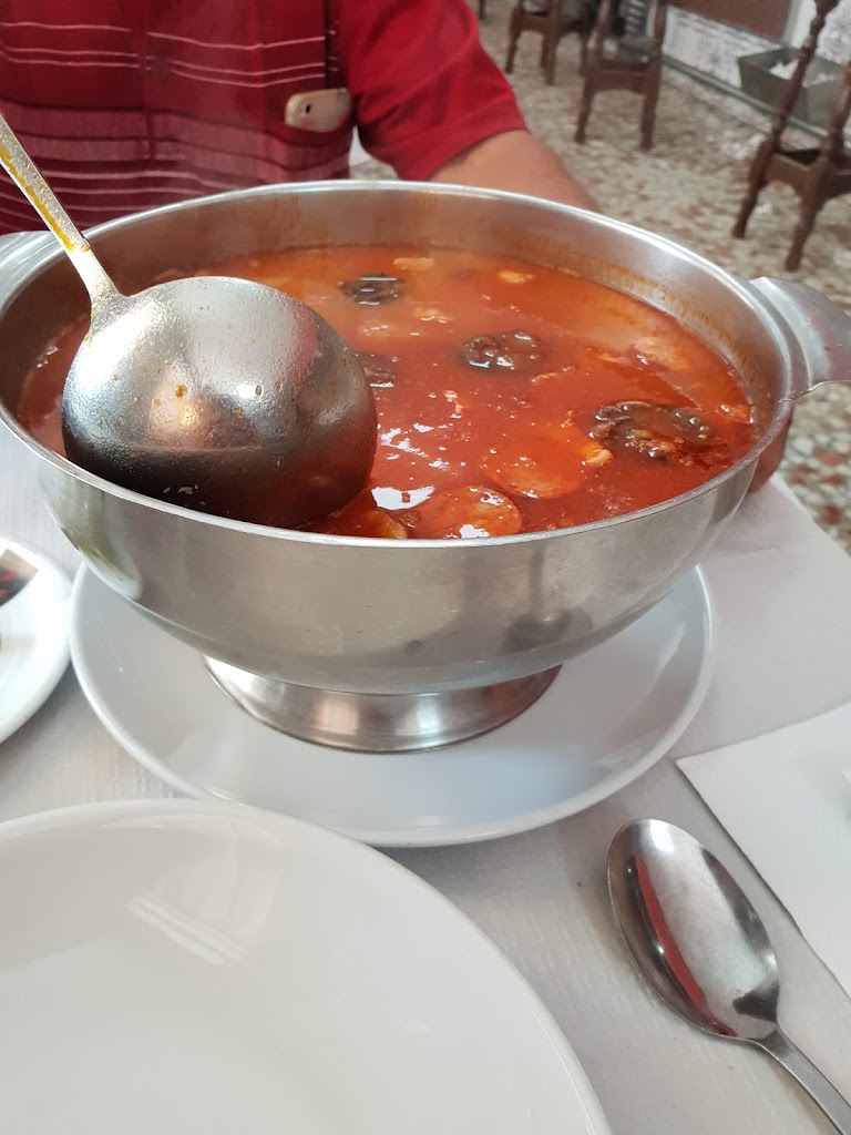 Bar Restaurante La Veleta — Comida y bebida
