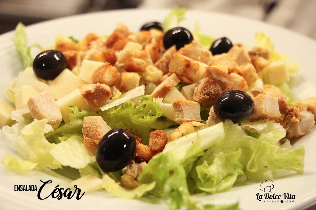Pizzeria La Dolce Vita Centro — Comida y bebida