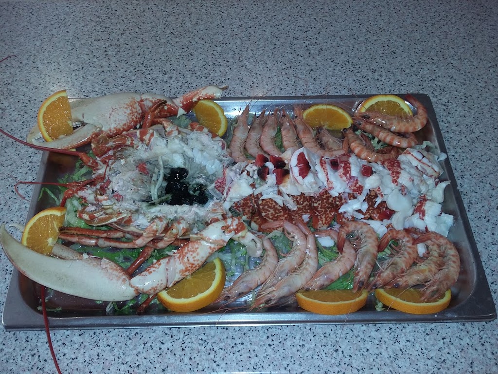 Cerveceria Restaurante La Brisa — Comida y bebida