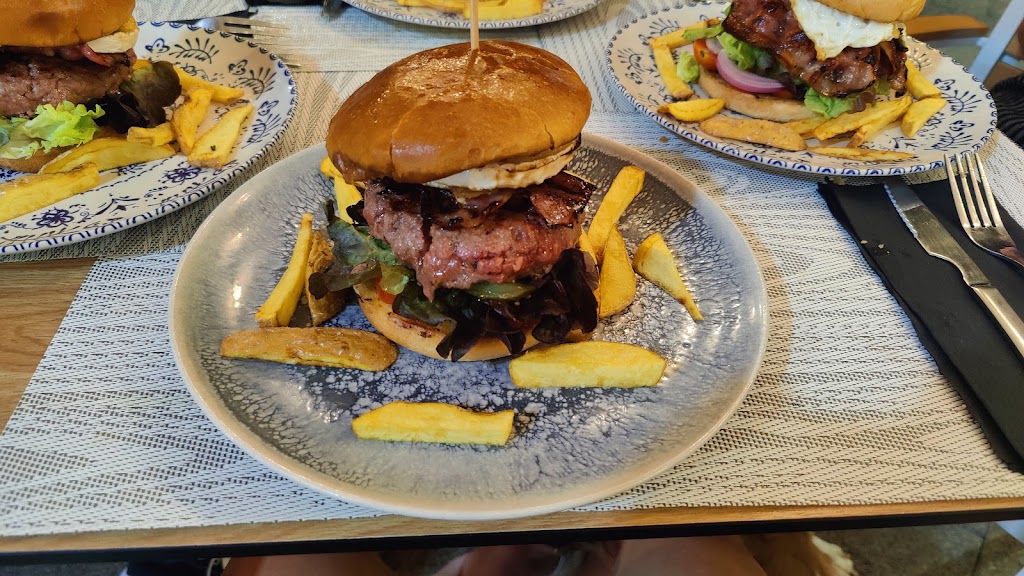 La Taverneta del Gos — Comida y bebida