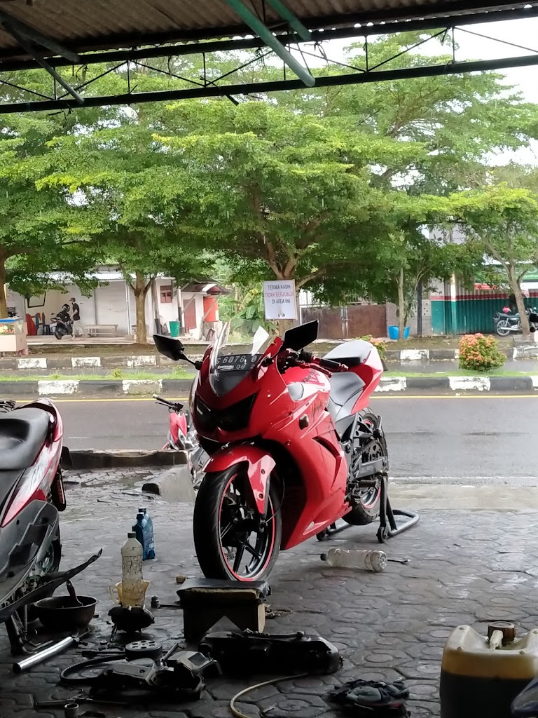 Pranata Motor