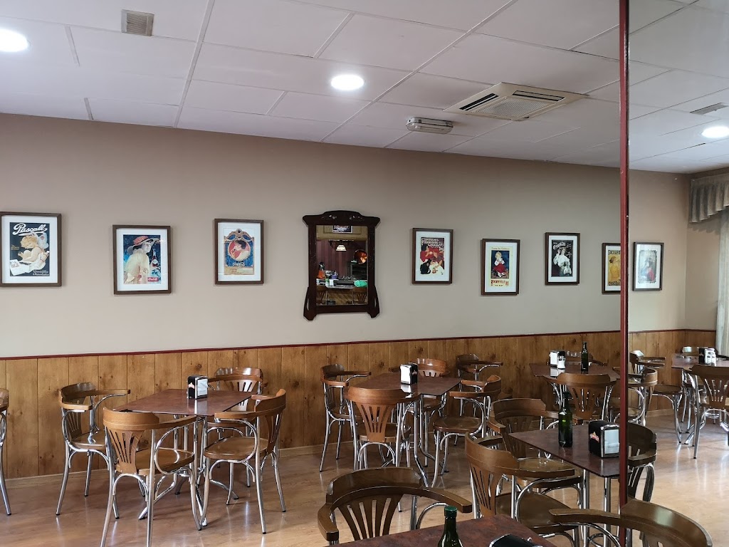 Churreria Cafeteria La Manchega — Ambiente