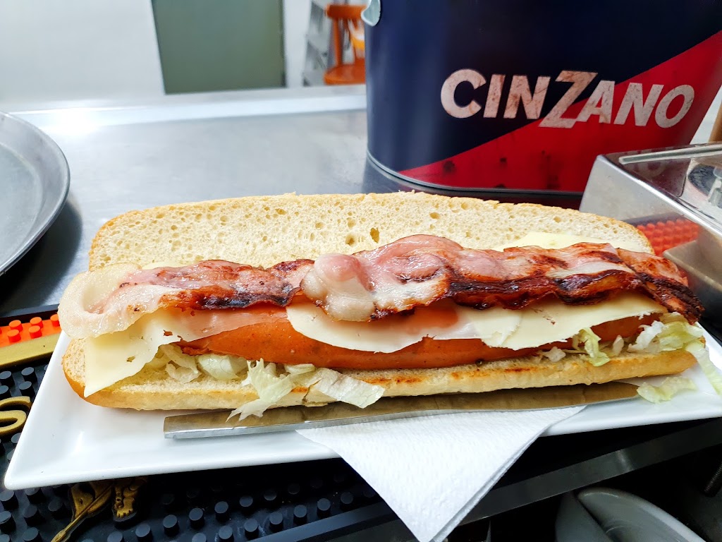 BAR CENTRE CIVIC — Comida y bebida