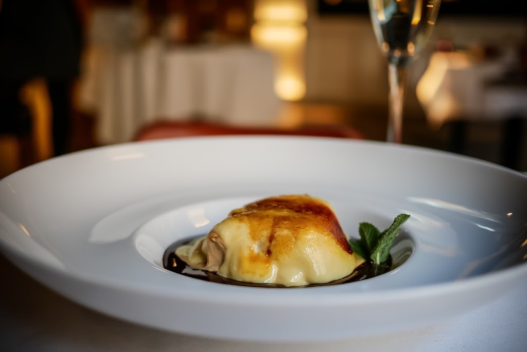Casa Carmen La Farga — Comida y bebida