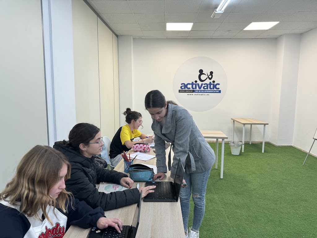 Activatic Constanti - Academia de reforc escolar i angles — Comunidad