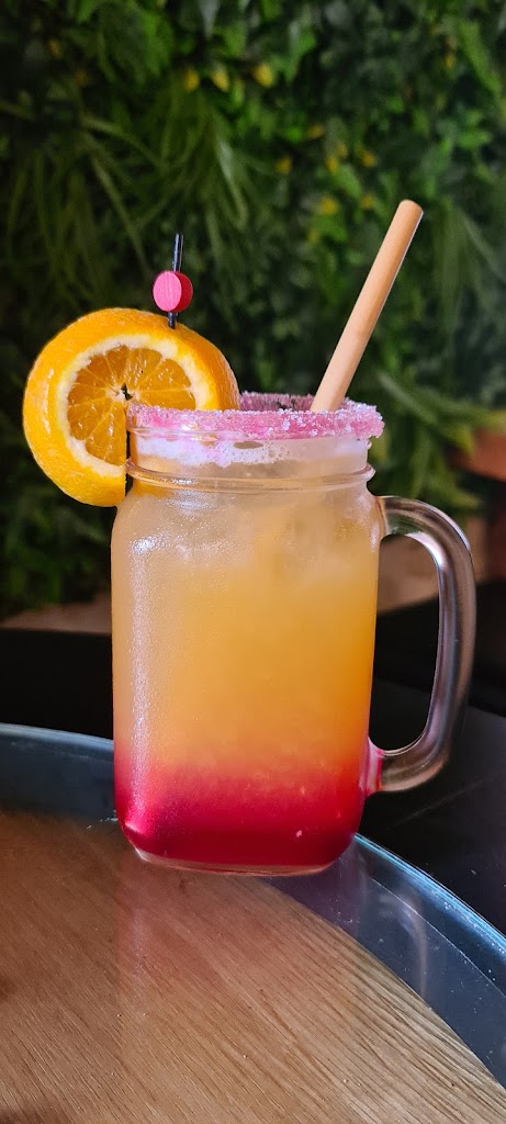 Cafe Colonial Onda — Comida y bebida