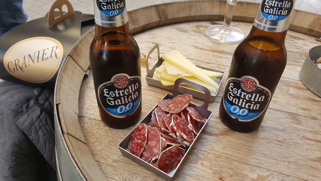BAR EXCUSES — Comida y bebida